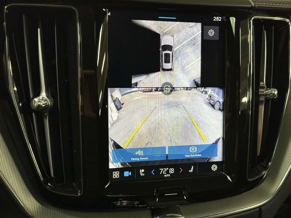 Used 2024 Volvo XC60 T8 Ultimate w/ Climate Package image 7