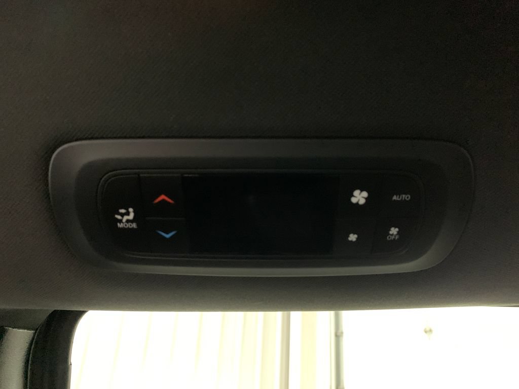 Used 2019 Chrysler Pacifica Touring-L Plus w/ Advanced Safetytec Group FWD image 21