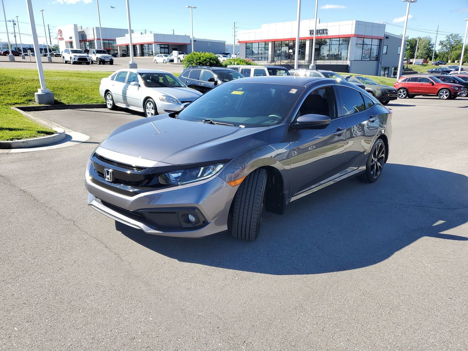 Used 2021 Honda Civic Sport image 2
