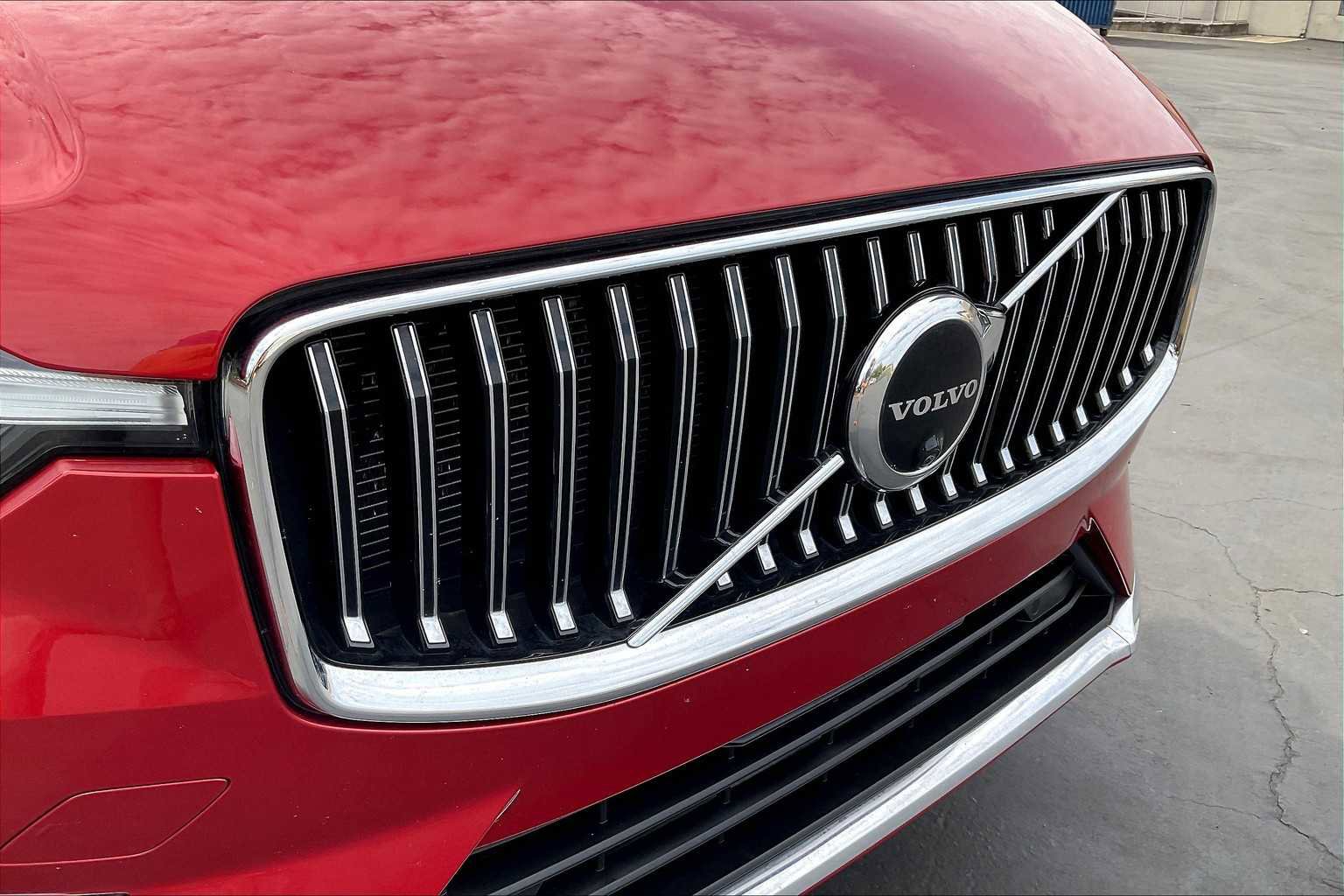 Used 2023 Volvo XC60 B5 Plus w/ Climate Package image 33