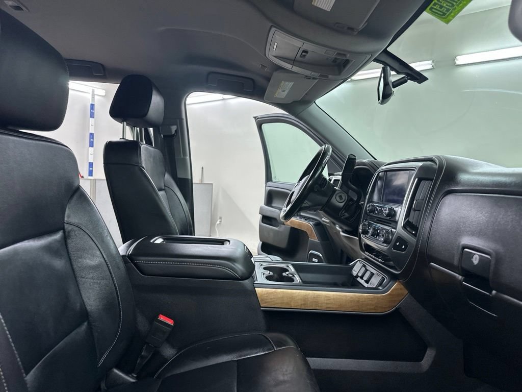 Used 2018 Chevrolet Silverado 1500 LTZ w/ Sport Package AWD/4WD image 26