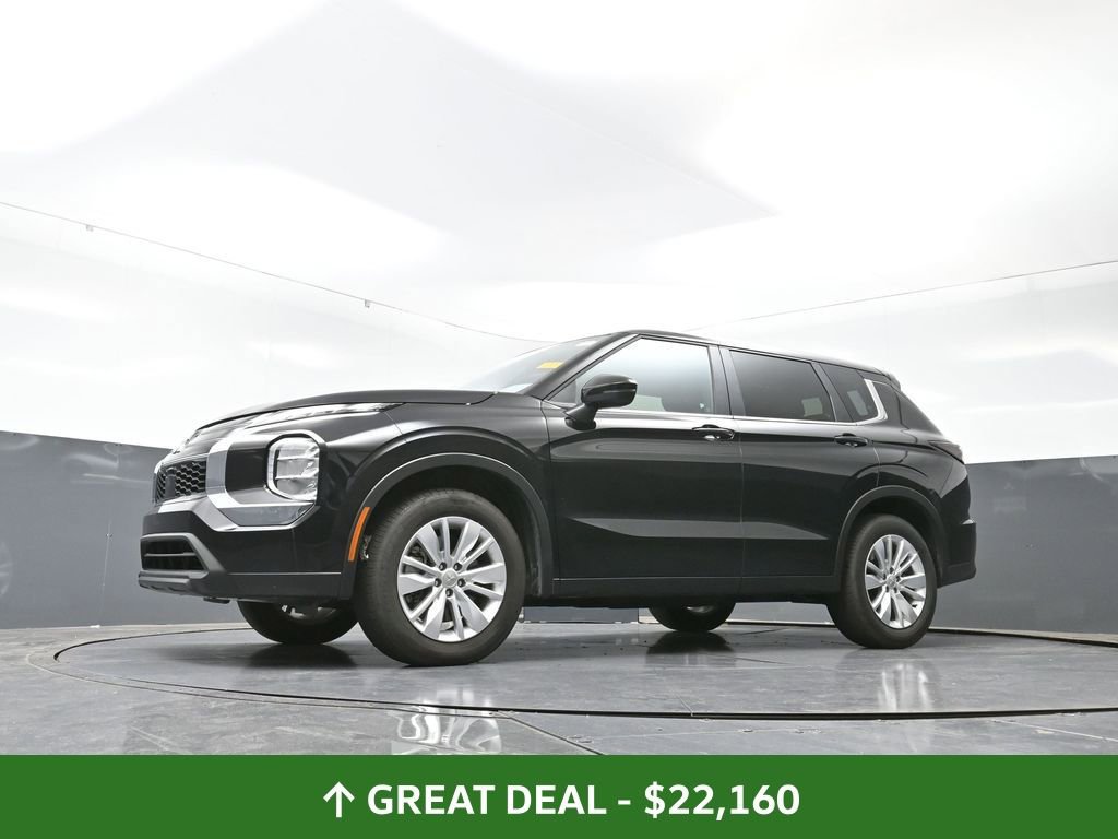 Used 2025 Mitsubishi Outlander ES image 54