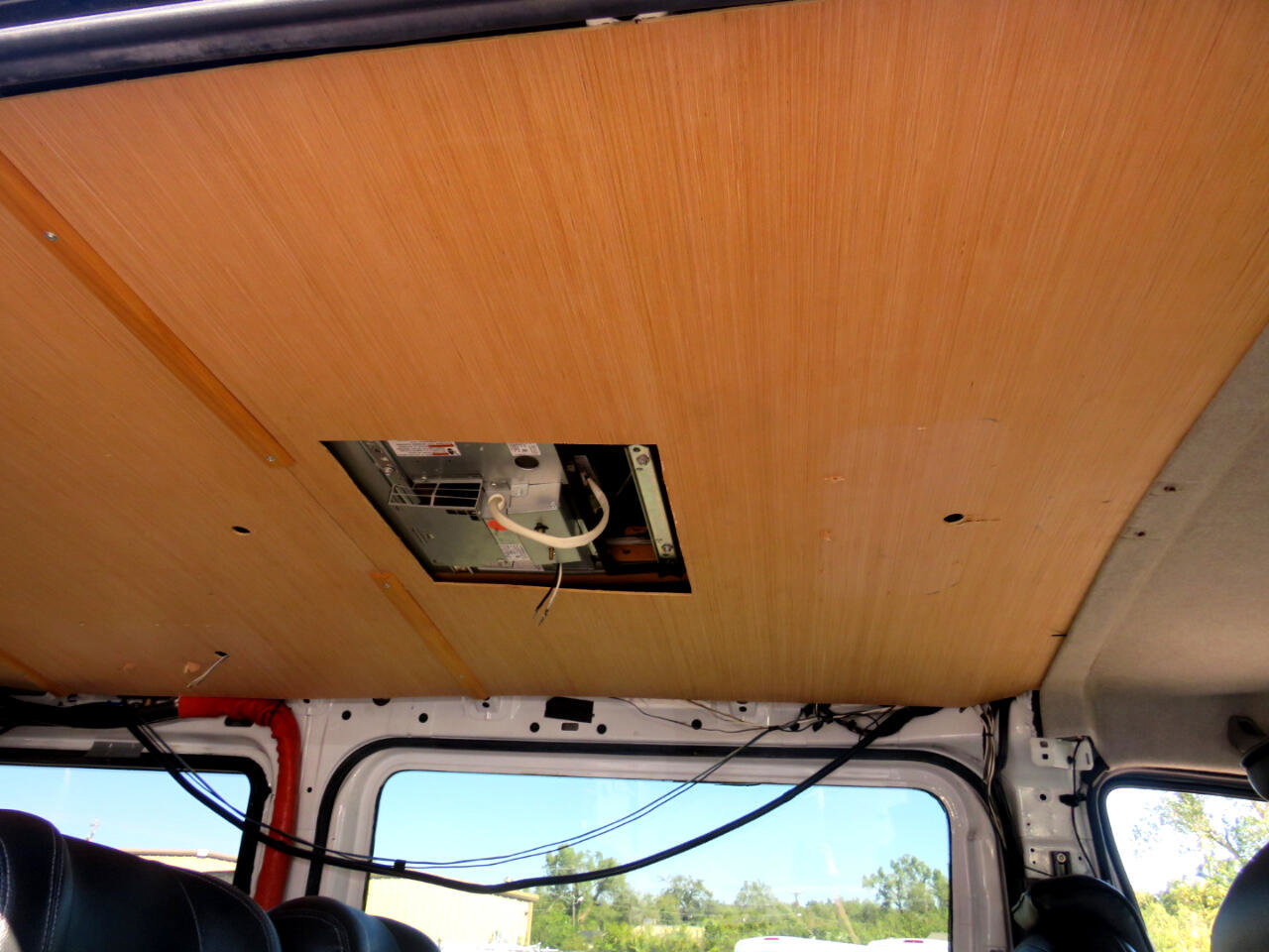 Used 2010 Freightliner Sprinter 2500 image 22