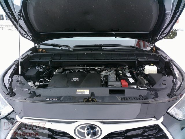 Certified 2022 Toyota Highlander LE image 7