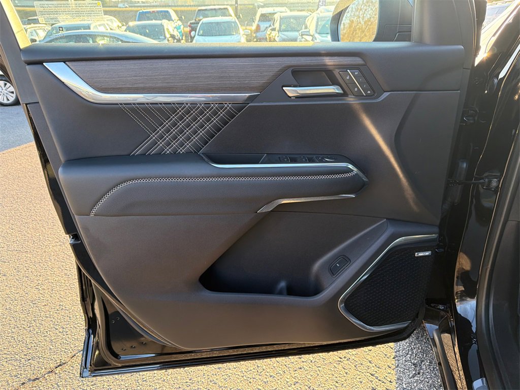 Used 2025 GMC Acadia Denali image 10