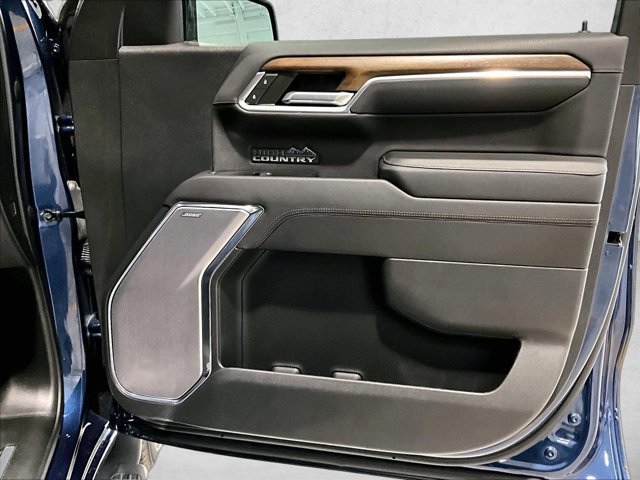 Used 2023 Chevrolet Silverado 1500 High Country w/ Technology Package RWD image 19