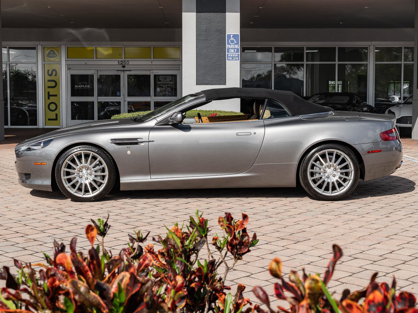 Used 2006 Aston Martin DB9 Volante image 25