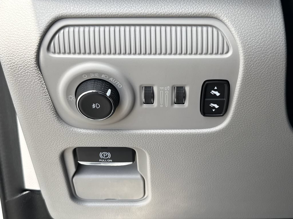 Used 2024 Jeep Wagoneer 4WD image 14