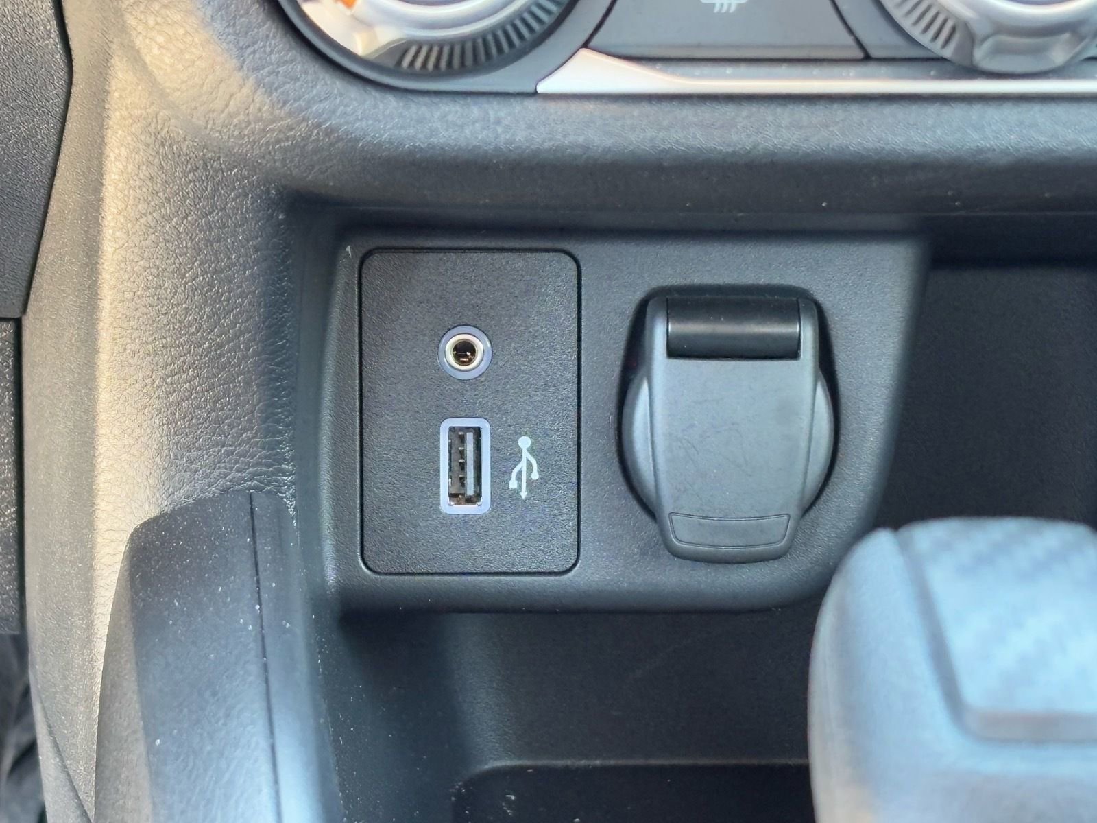 Certified 2025 Nissan Versa S w/ Trunk Package image 25