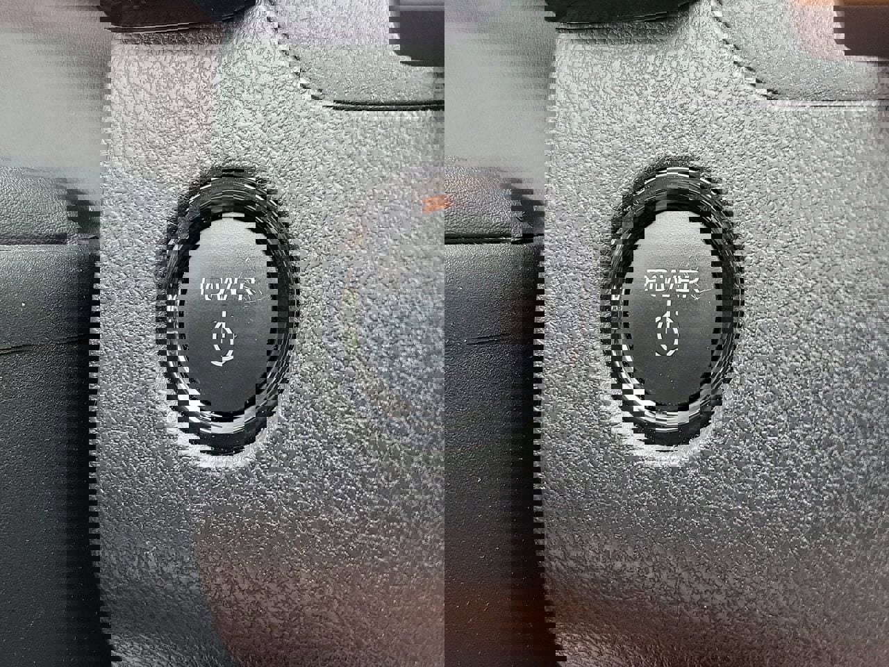 Used 2025 Toyota Camry LE FWD image 30