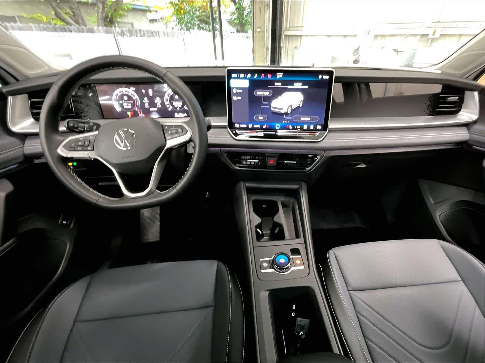 New 2026 Volkswagen Tiguan SE image 7