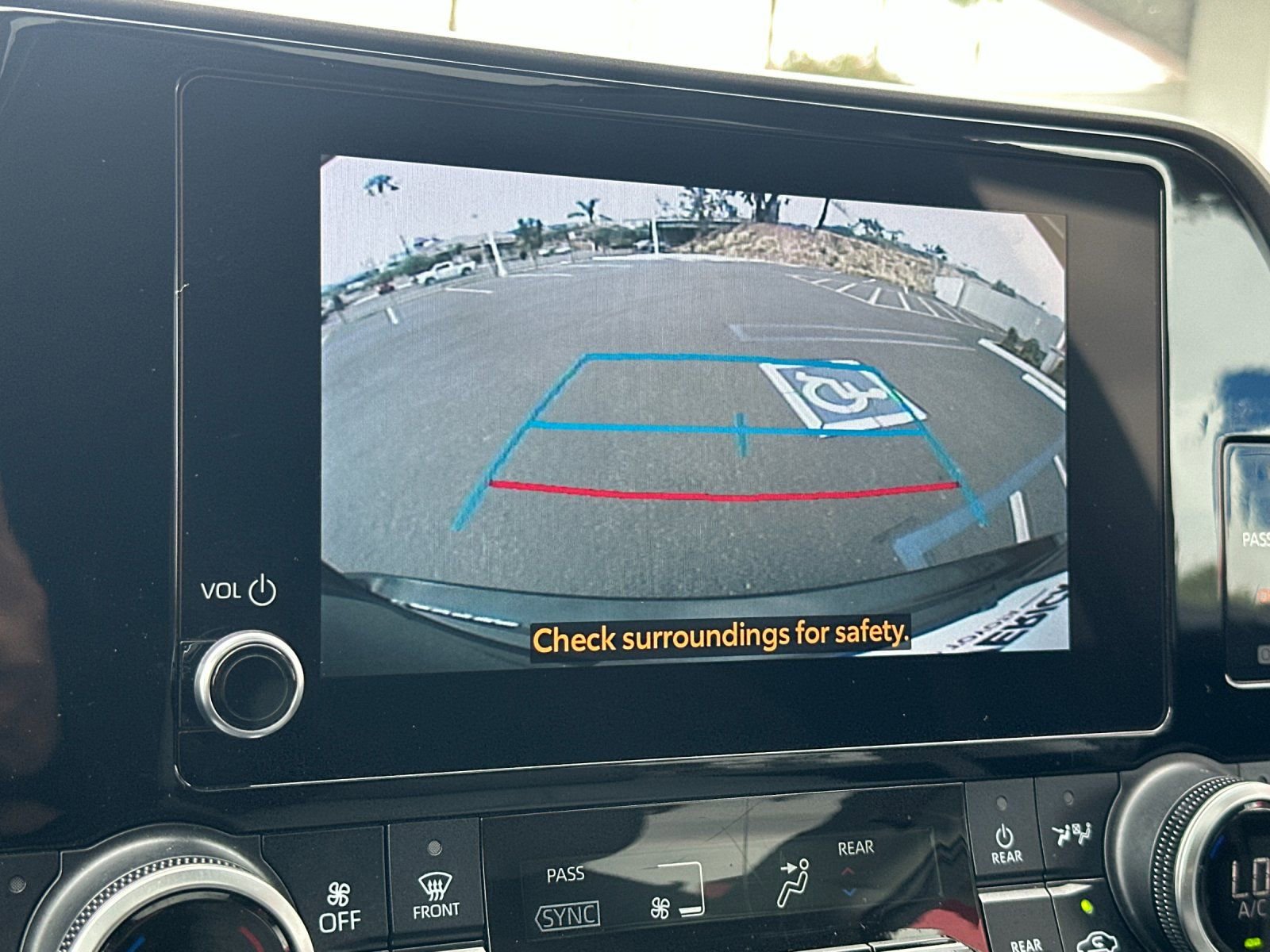 Used 2024 Toyota Highlander XLE FWD image 19