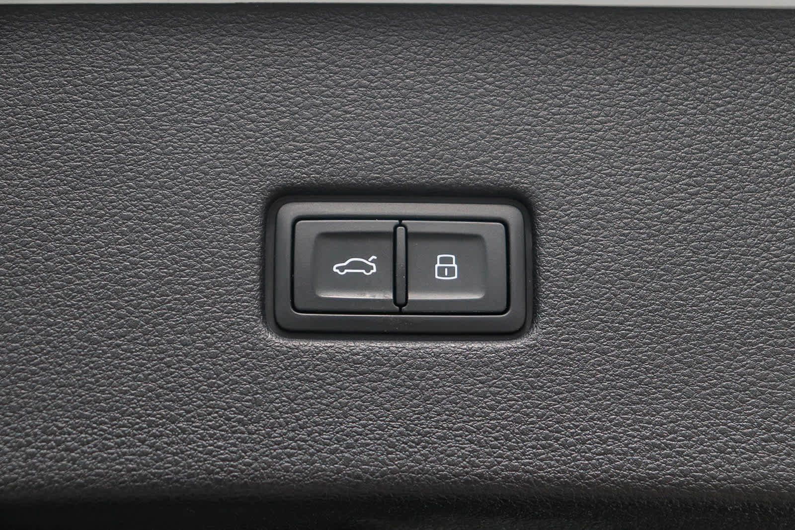 Used 2023 Audi Q8 Premium w/ Convenience Package image 63