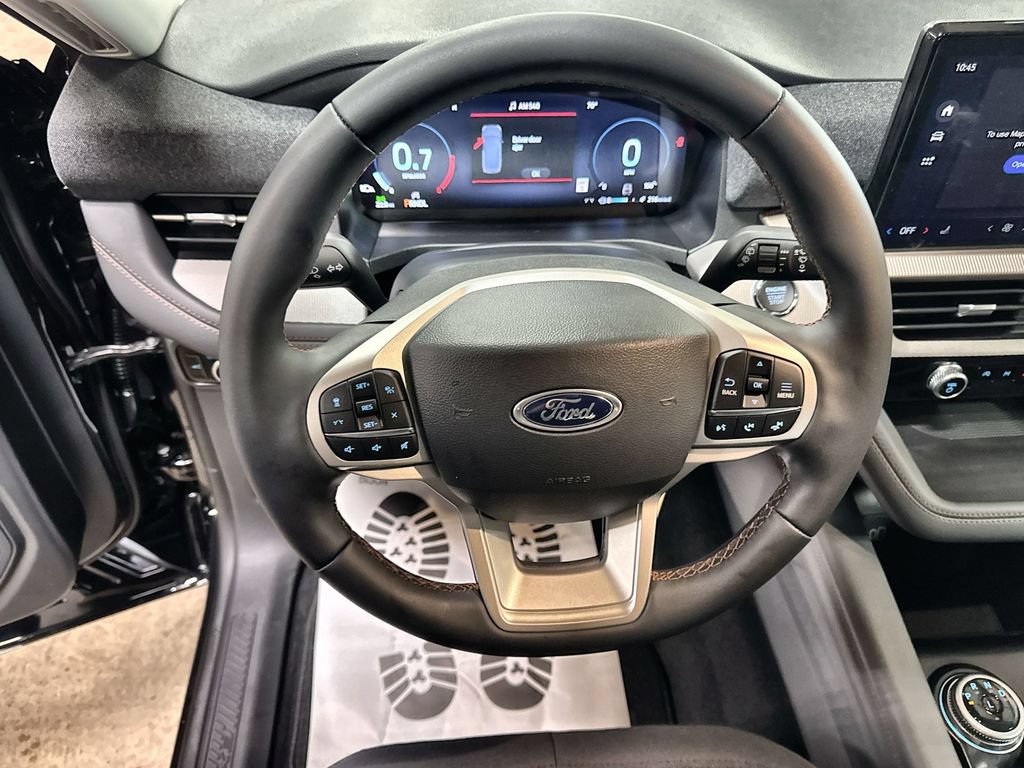 Used 2026 Ford Explorer Active RWD image 17