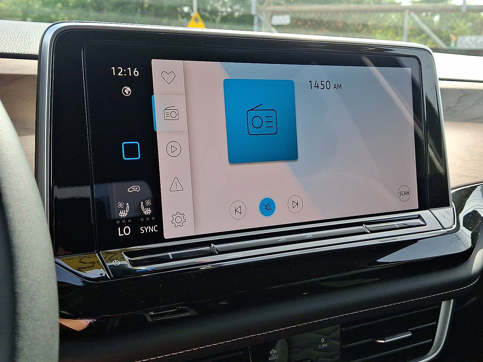 New 2026 Volkswagen Atlas SE image 11