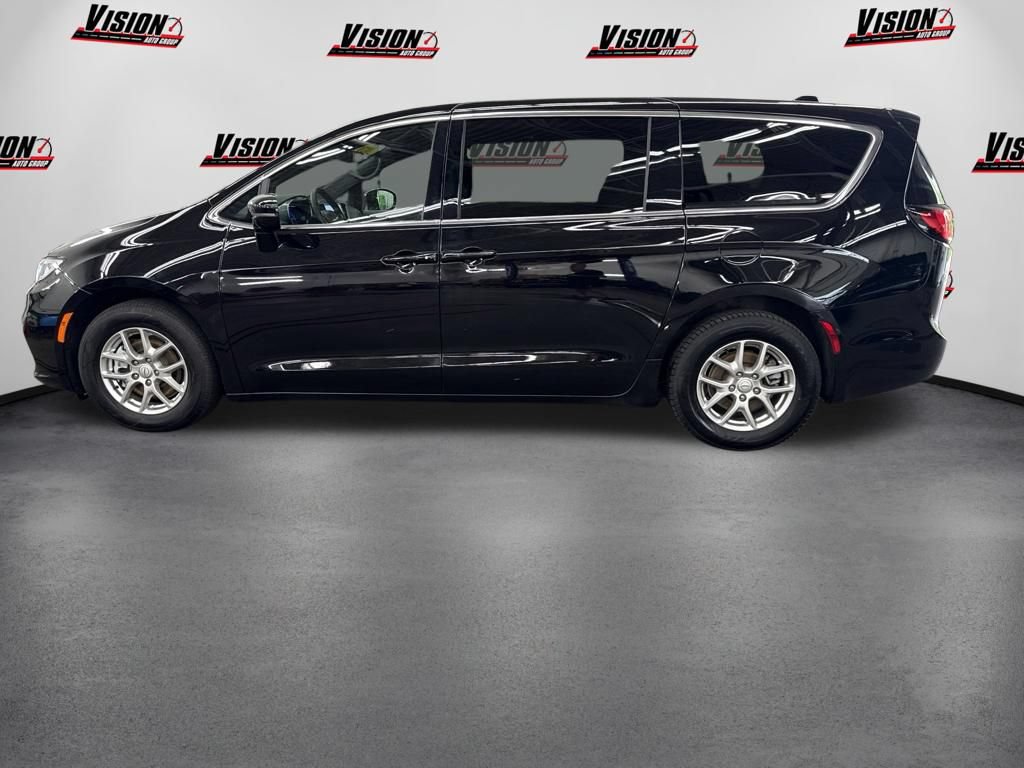 Used 2026 Chrysler Pacifica Select FWD image 8