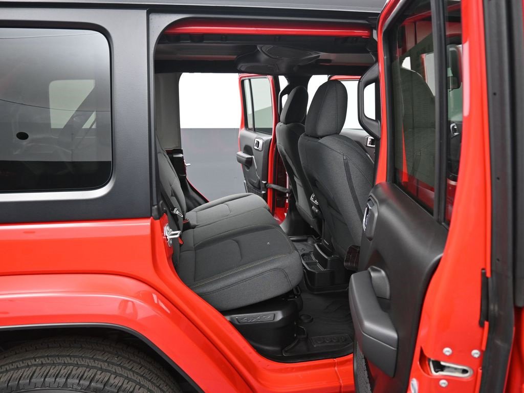 Used 2024 Jeep Wrangler Unlimited w/ Convenience Group image 28