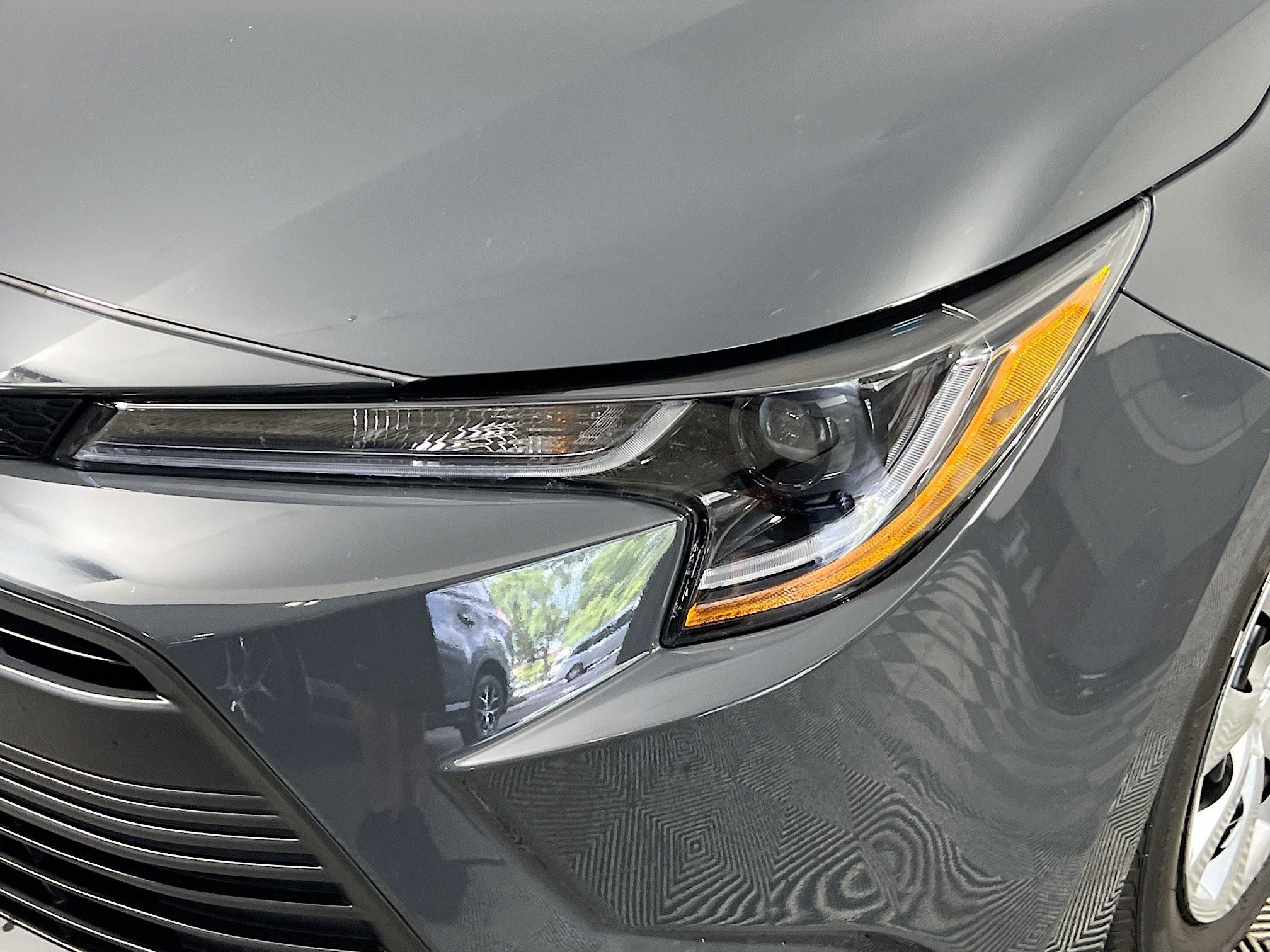 Used 2025 Toyota Corolla LE FWD image 12