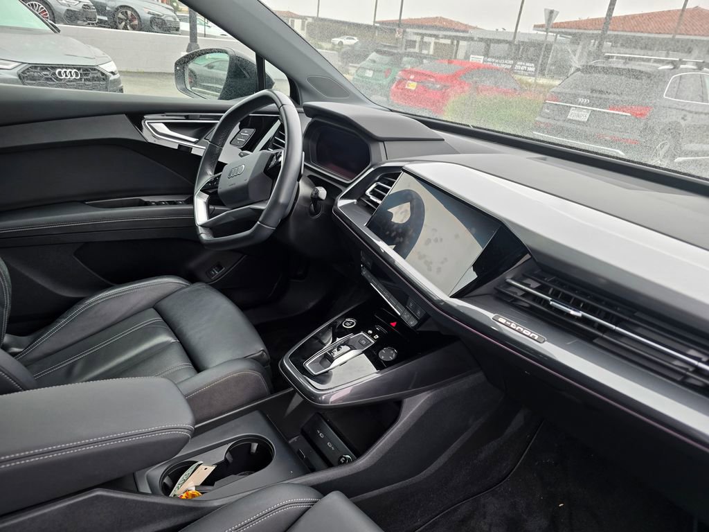 Used 2022 Audi Q4 e-tron Premium Plus w/ Premium Plus AWD/4WD image 5