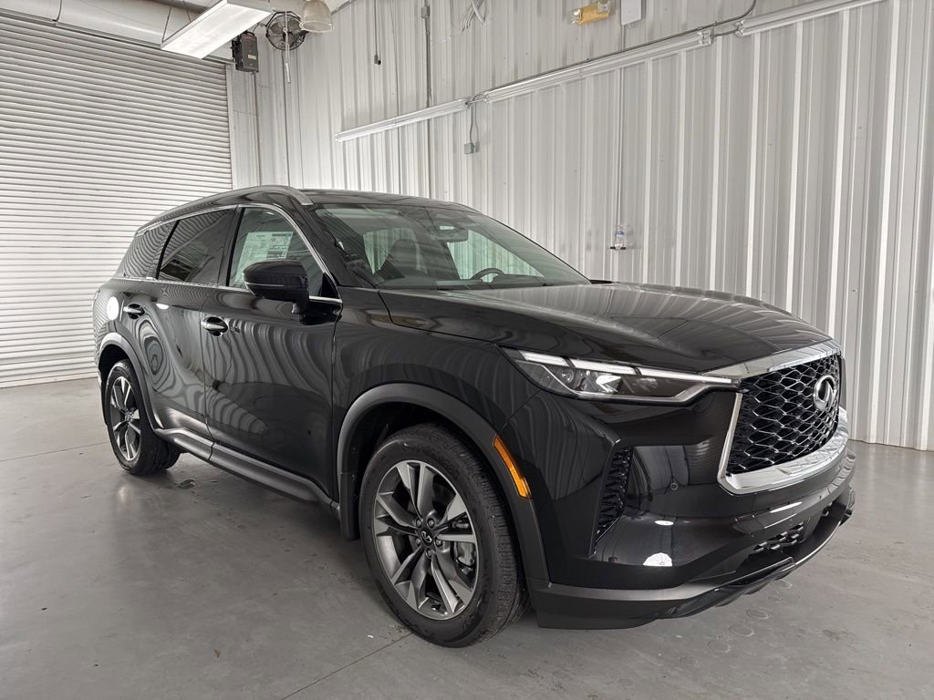 Certified 2025 INFINITI QX60 Luxe w/ Vision Package image 2
