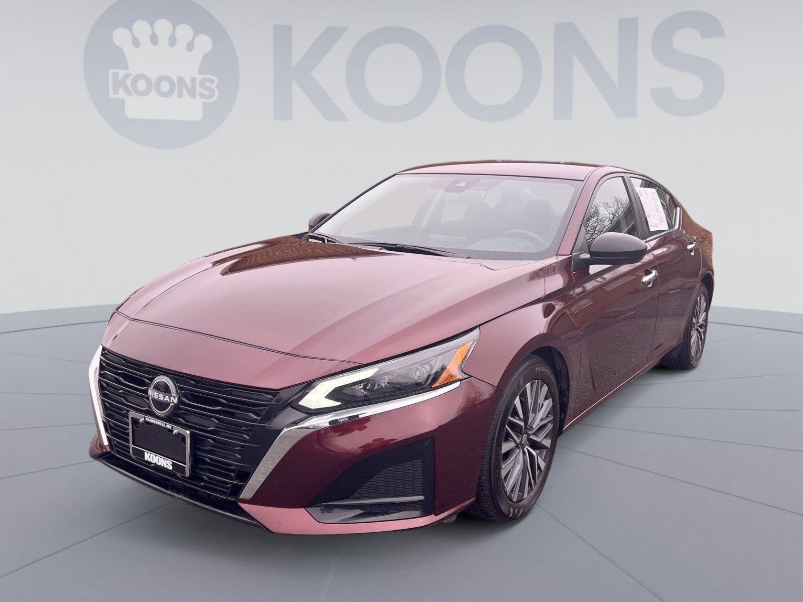 Used 2025 Nissan Altima 2.5 SV image 1