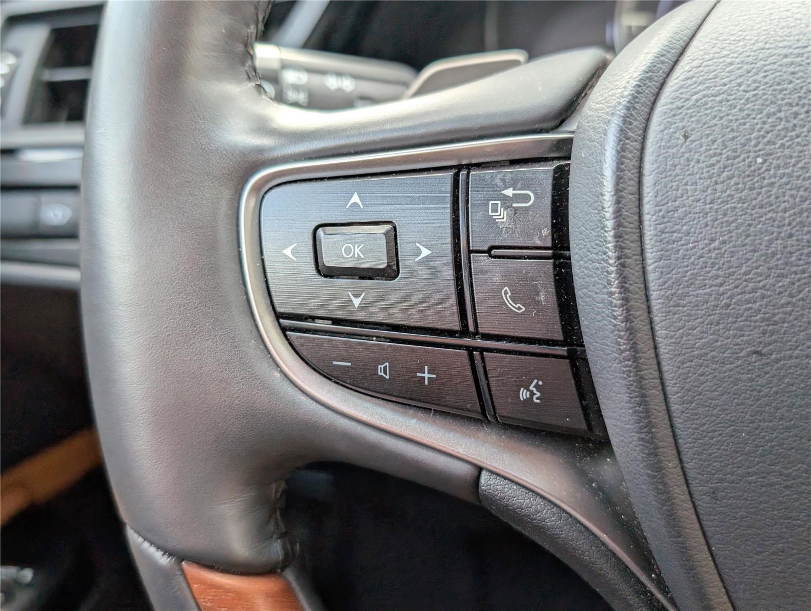 Used 2024 Lexus ES 350 w/ Technology Package image 23