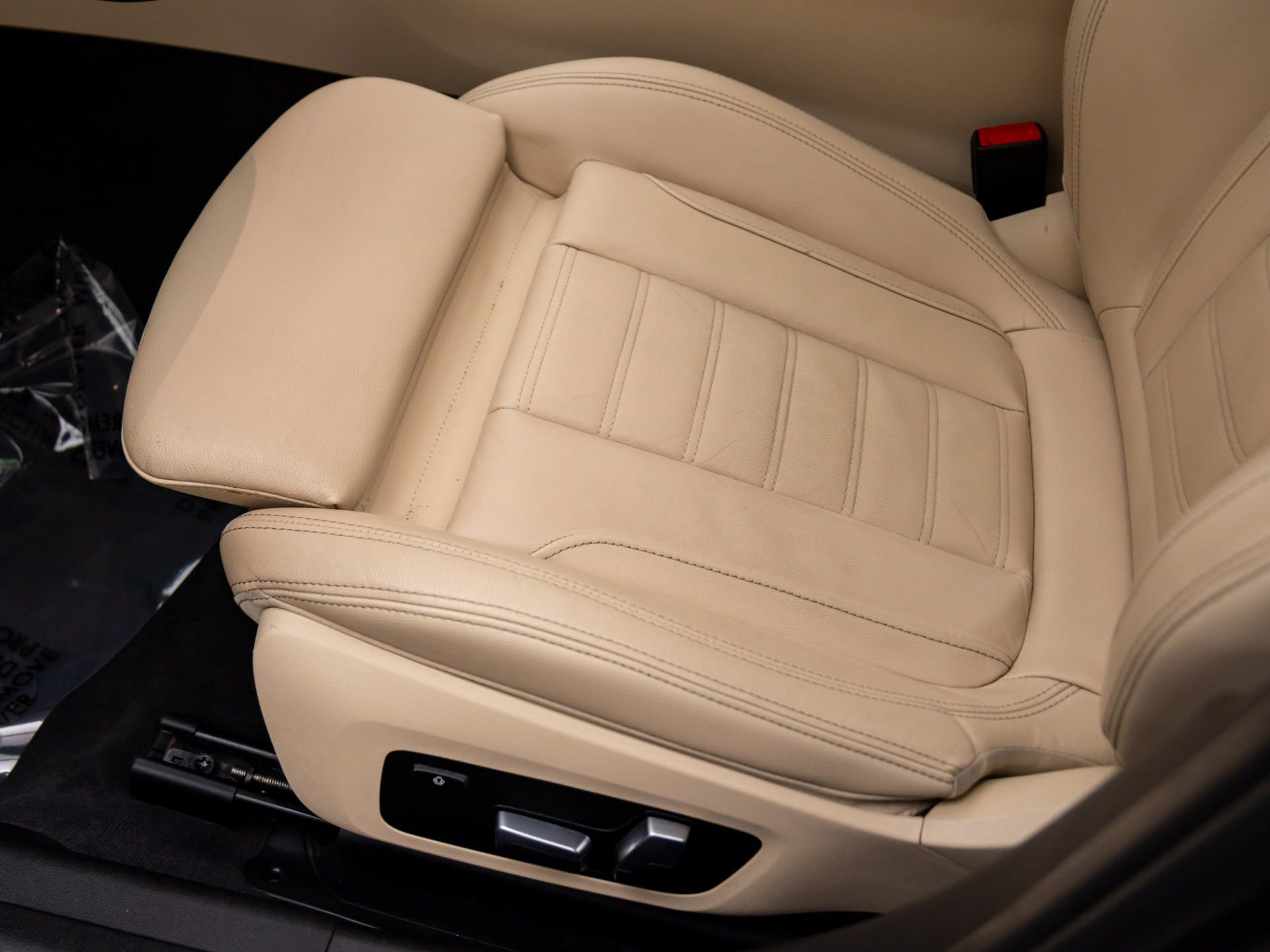 Used 2020 BMW 330i xDrive Sedan w/ Driving Assistance Package image 16