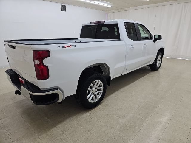 Used 2023 Chevrolet Silverado 1500 LT AWD/4WD image 12