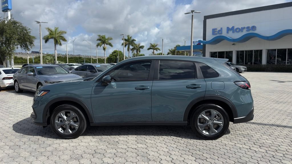Used 2027 Honda HR-V LX image 3