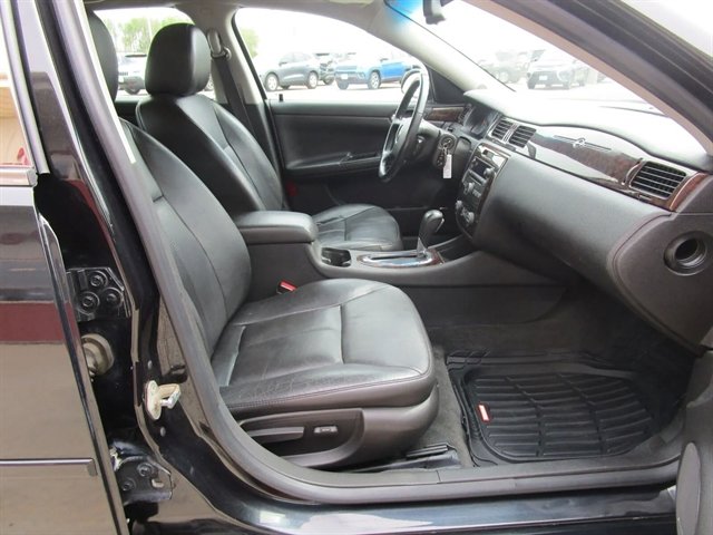 Used 2012 Chevrolet Impala LTZ FWD image 16