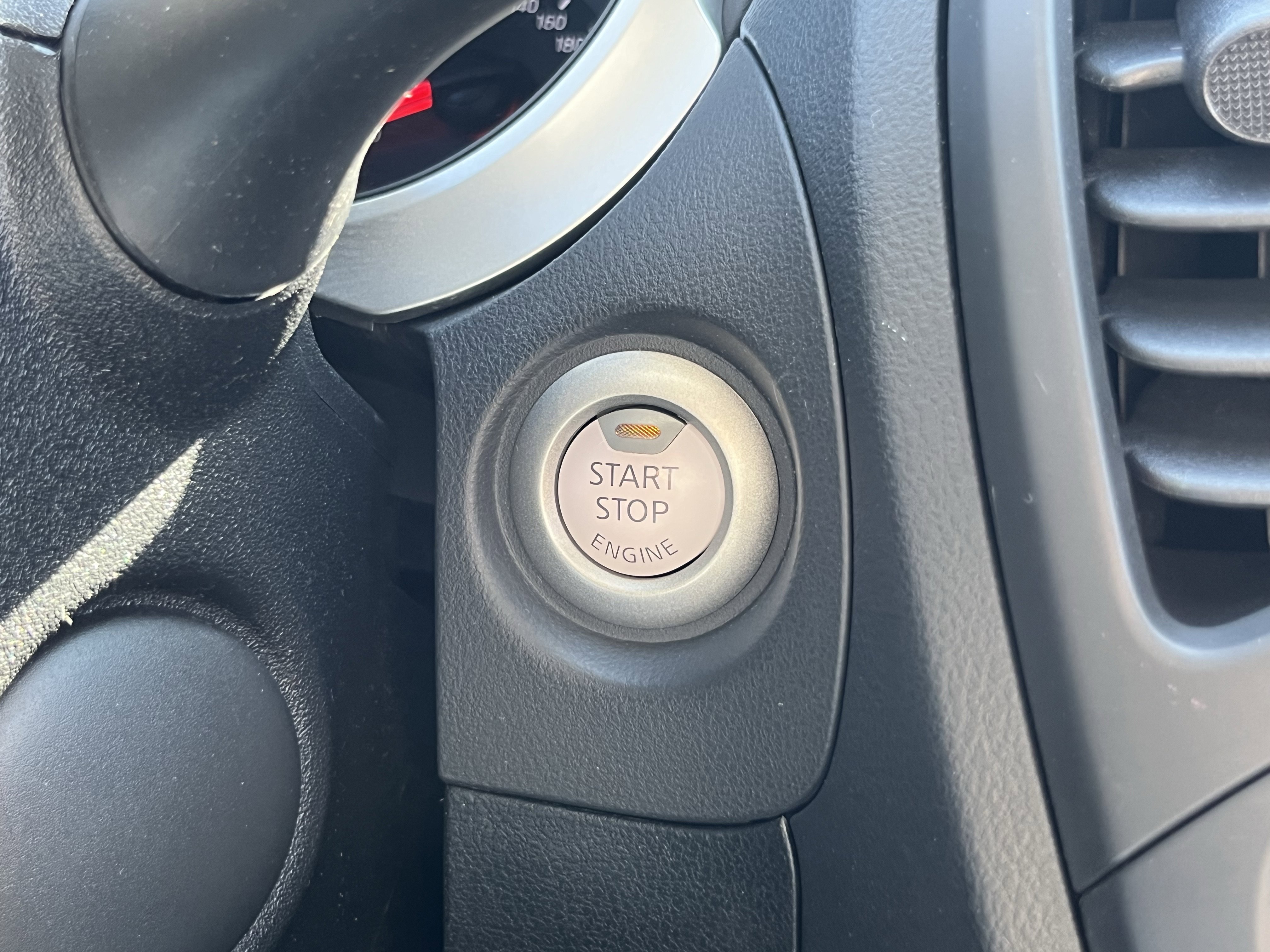 Used 2016 Nissan Juke S image 30