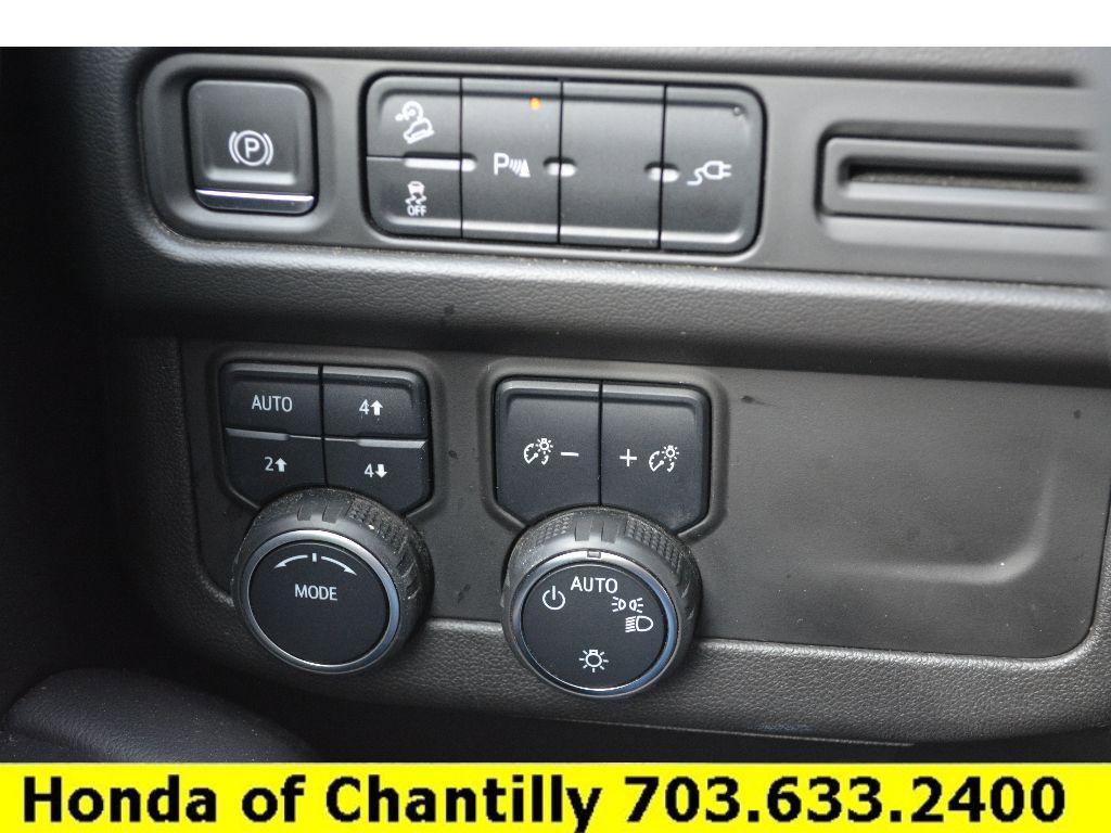Used 2021 Chevrolet Suburban Z71 image 23