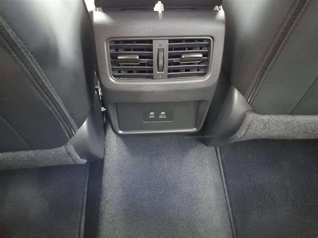 Used 2023 Nissan Rogue SL image 13