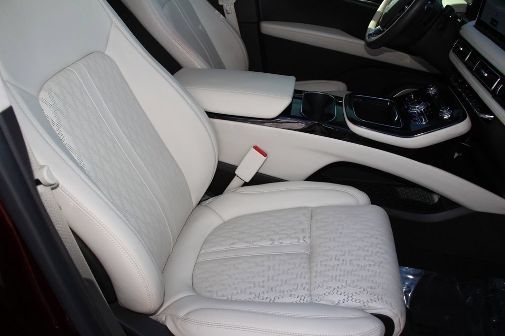 Certified 2022 Lincoln Nautilus Black Label AWD/4WD image 23