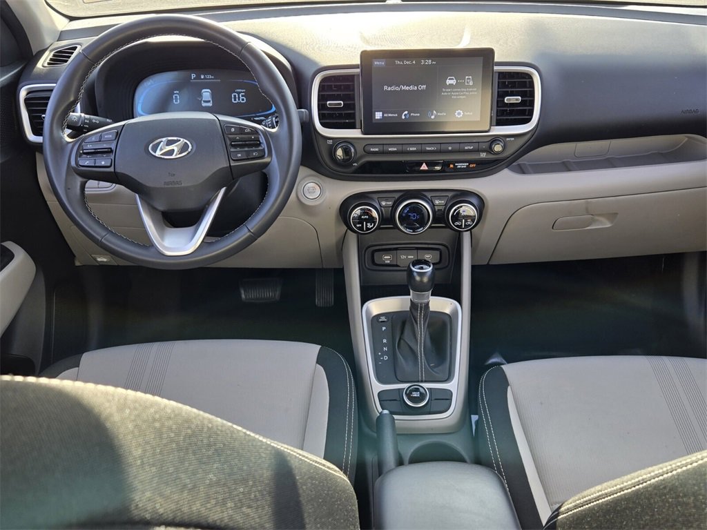 Certified 2024 Hyundai Venue SEL image 12