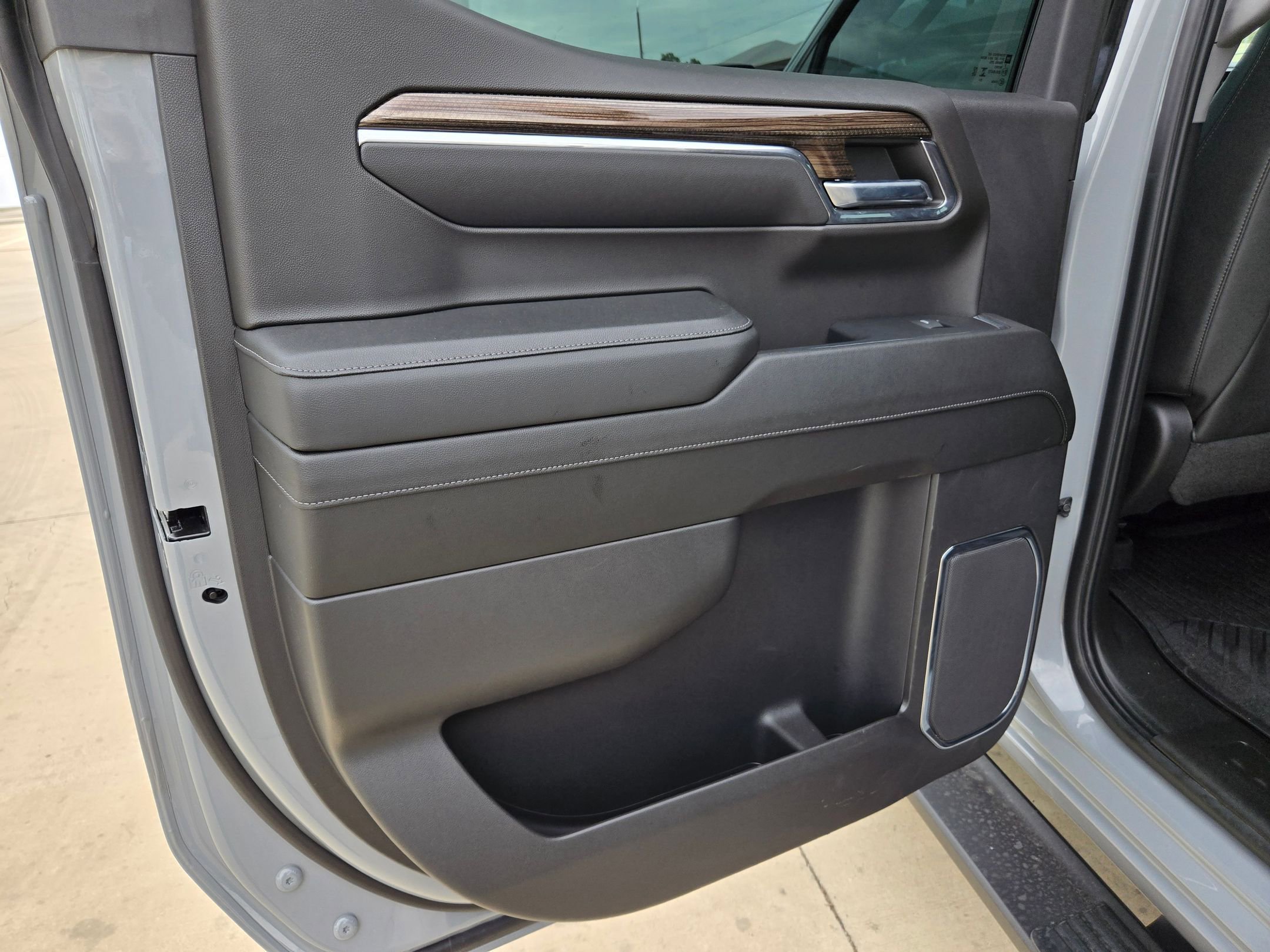 Certified 2024 Chevrolet Silverado 1500 LT Trail Boss w/ LT Trail Boss Premium Package AWD/4WD image 22