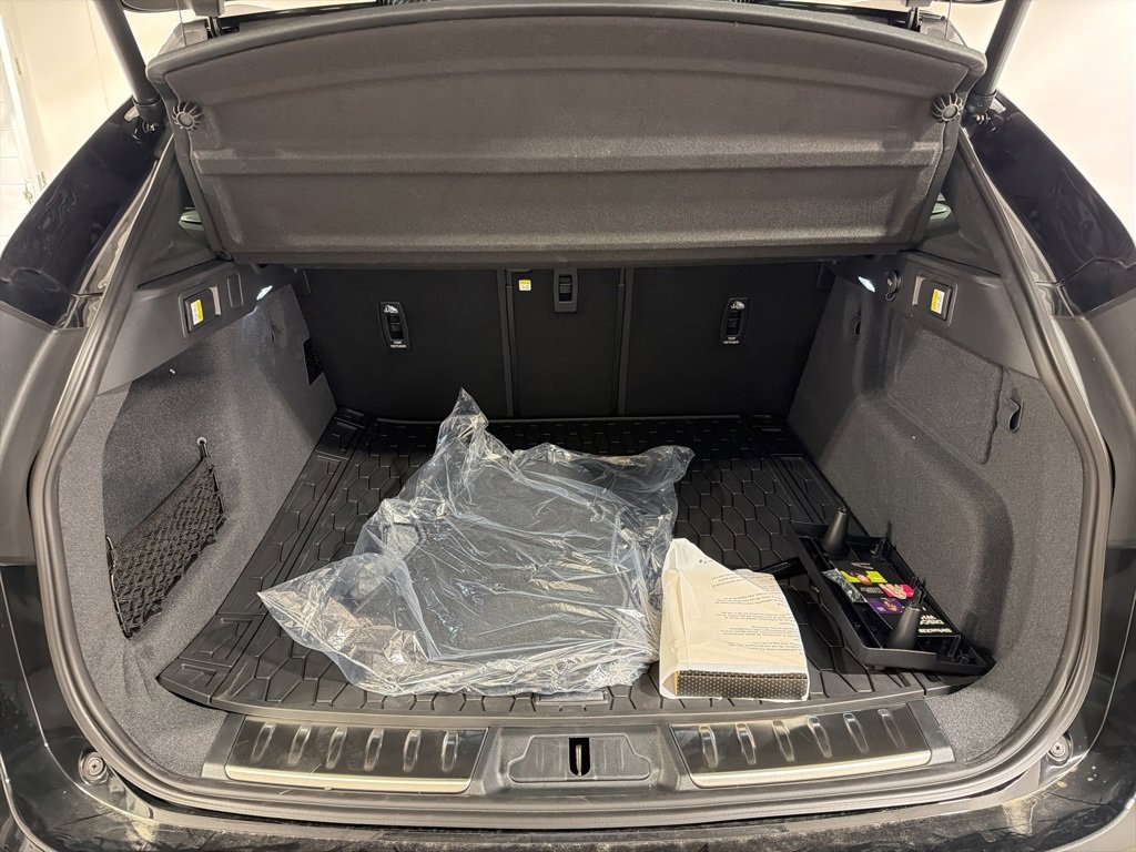 New 2026 Jaguar F-PACE R-Dynamic S image 29