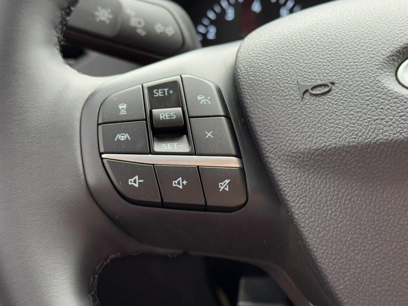 Used 2022 Ford Escape SE w/ SE Sport Appearance Package FWD image 16
