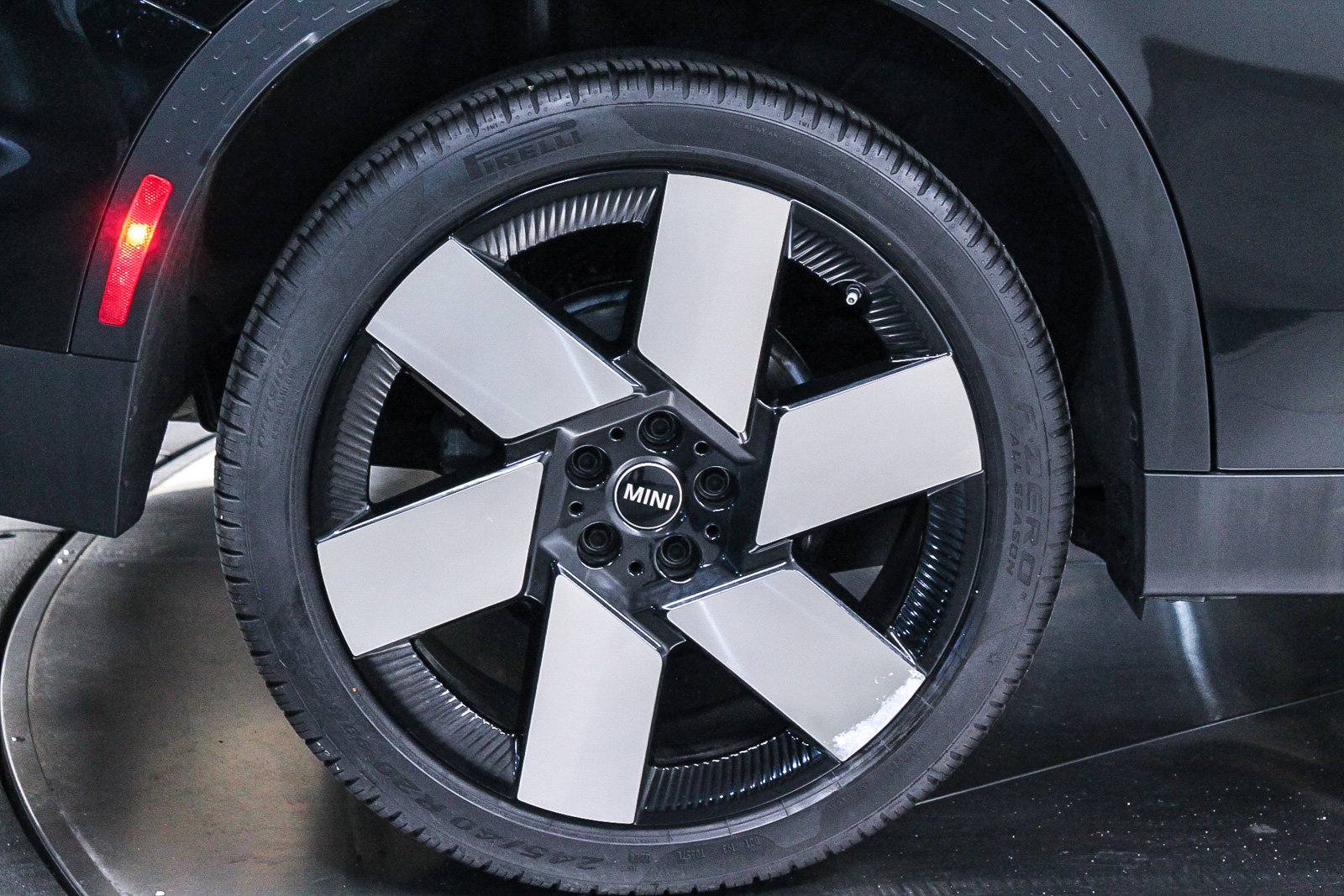 Used 2025 MINI Cooper Countryman S w/ Comfort Package Max image 11