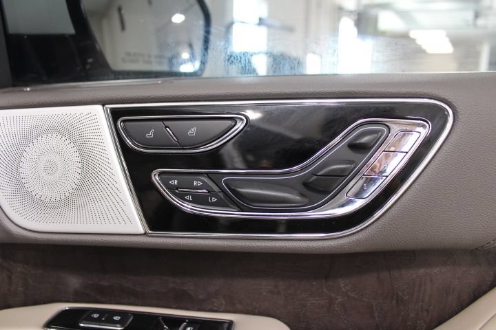 Used 2022 Lincoln Navigator L Reserve AWD/4WD image 32