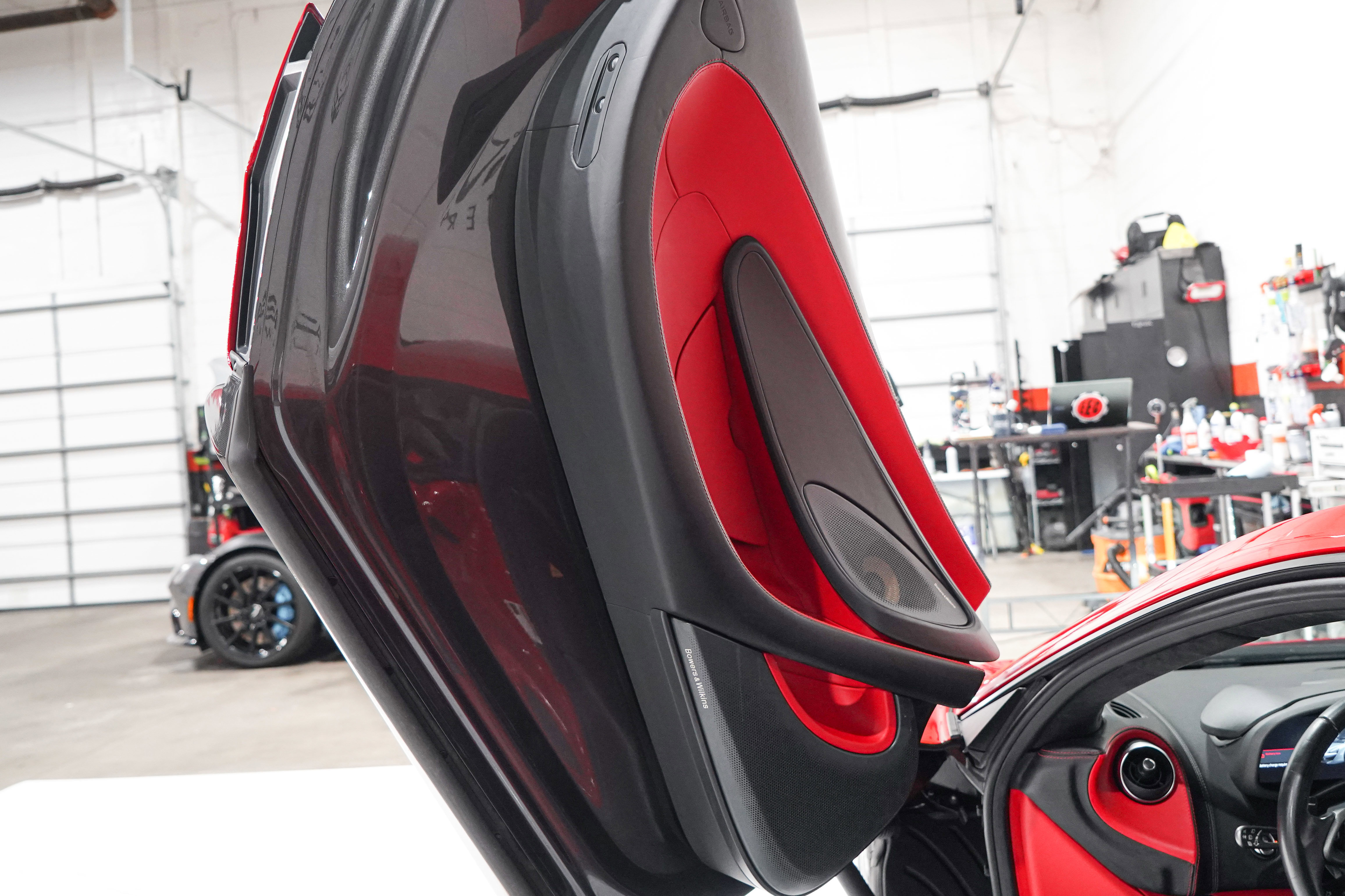 Used 2017 McLaren 570S Coupe RWD image 21