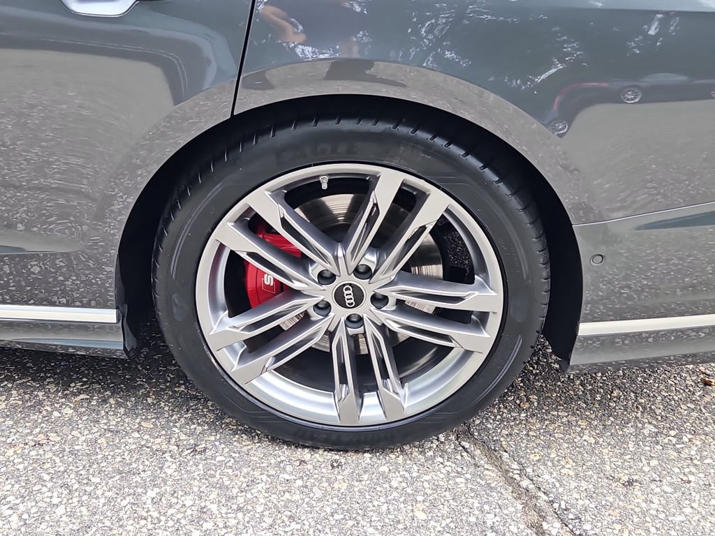 Certified 2023 Audi S8 AWD/4WD image 8