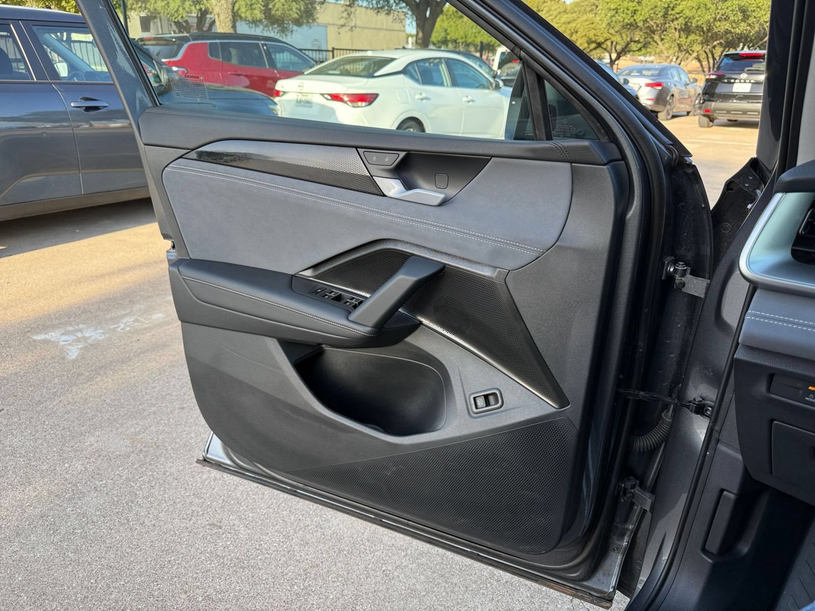 Used 2026 Volkswagen Tiguan SE FWD image 18
