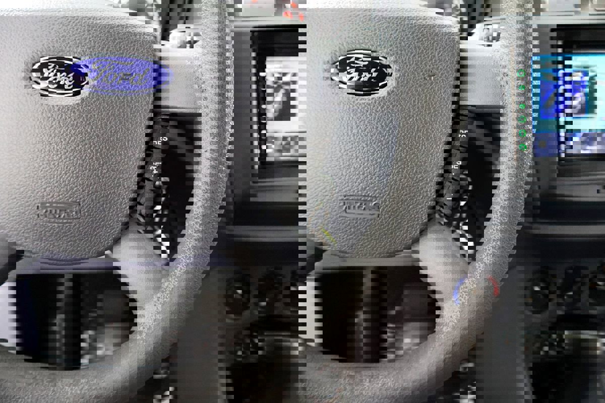 Used 2012 Ford Transit Connect XLT Premium image 23