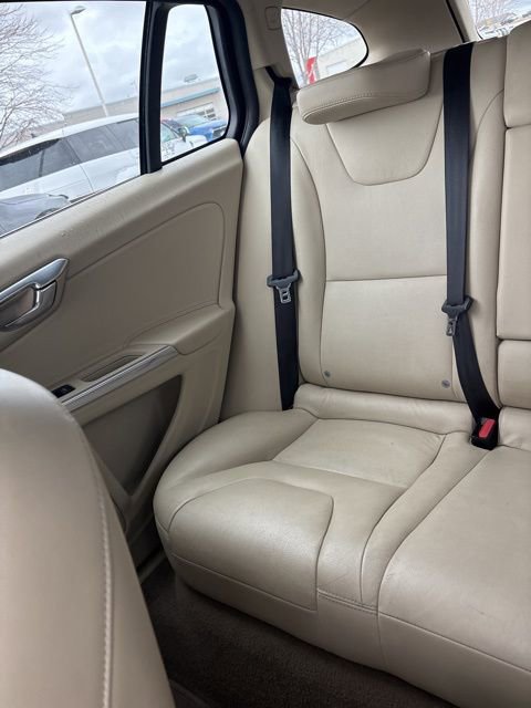 Used 2015 Volvo V60 T5 Platinum image 26