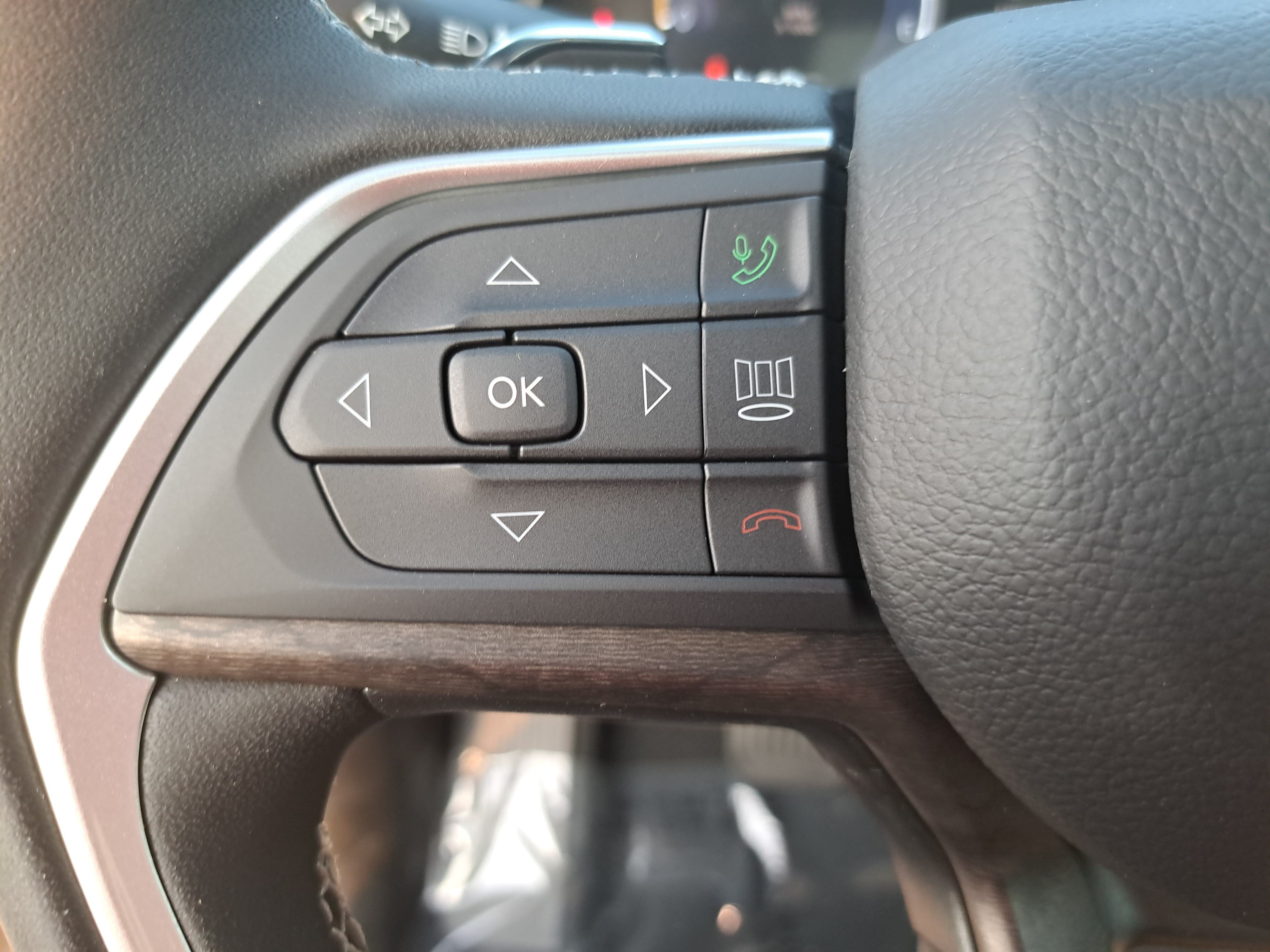 New 2026 Jeep Grand Cherokee Limited w/ Luxury Tech Group II AWD/4WD image 17
