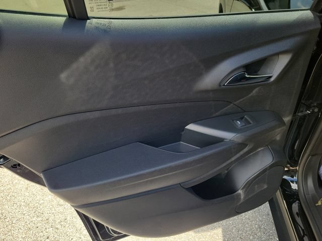 Used 2025 Chevrolet Trax LT FWD image 10