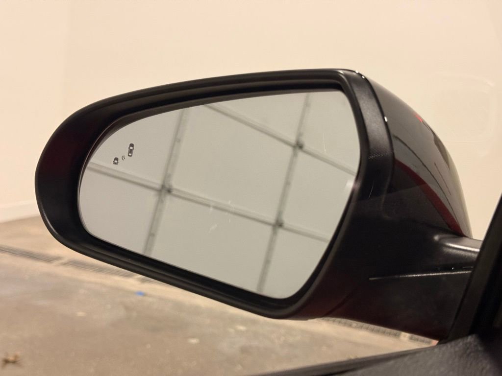 Used 2022 Hyundai Veloster N image 12