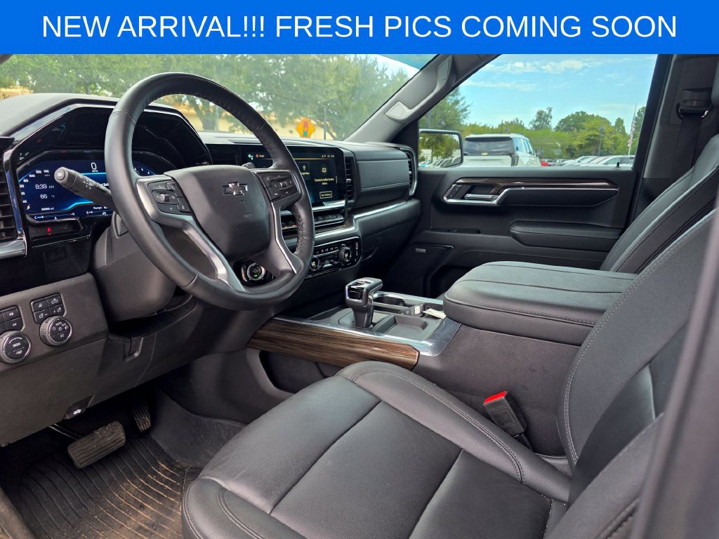 Used 2023 Chevrolet Silverado 1500 LT Trail Boss w/ Convenience Package II AWD/4WD image 8