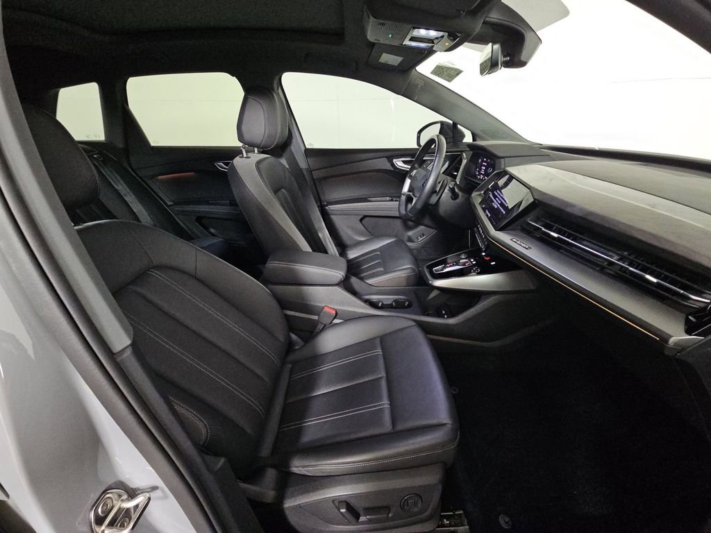 Used 2022 Audi Q4 e-tron Premium Plus image 9